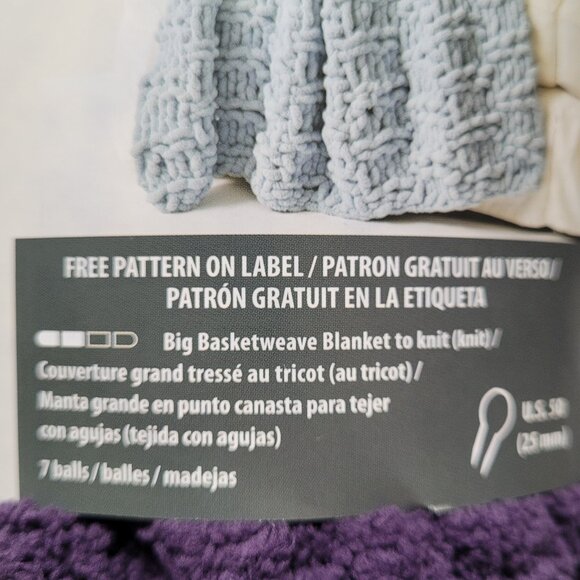Yarnspirations Bernat Blanket big yarn color Purple Moonlight - Picture 2 of 3